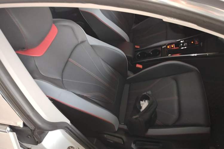 Used Volkswagen Lamando 2024 Lavida L 280TSI DSG Cool & Spicy Edition Right Front Seat