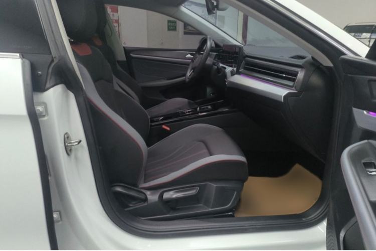Used Volkswagen Lamando 2024 Lavida L 280TSI DSG Cool & Spicy Edition Right Front Seat