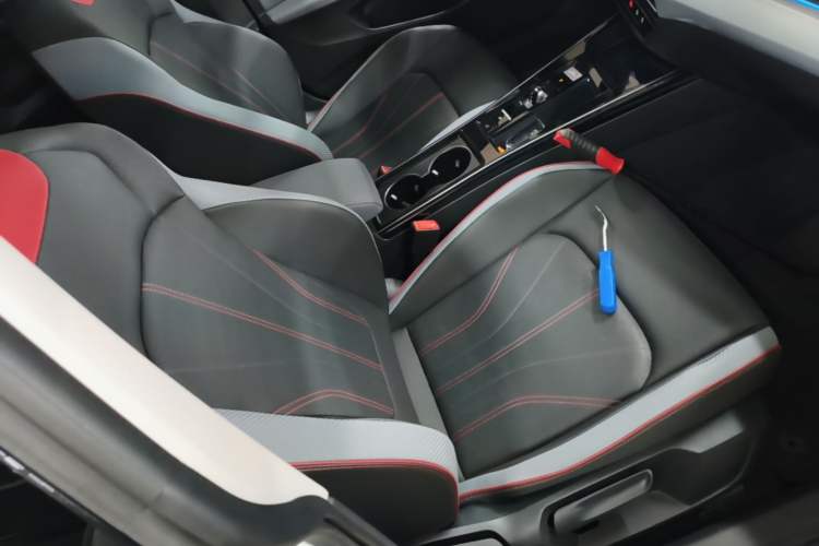 Used Volkswagen Lamando 2024 Lavida L 280TSI DSG Cool & Spicy Edition Right Front Seat