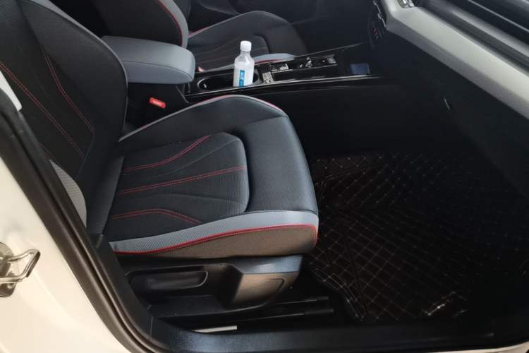 Used Volkswagen Lamando 2024 Lavida L 280TSI DSG Cool & Spicy Edition Right Front Seat