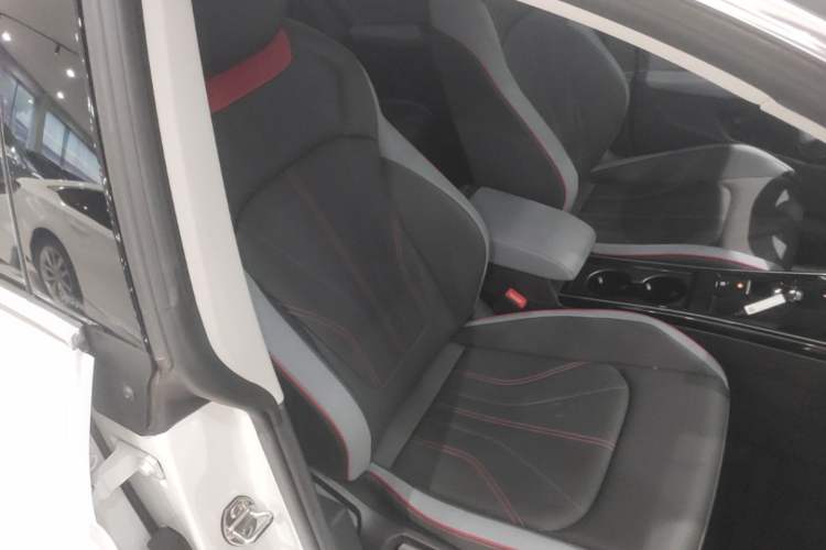 Used Volkswagen Lamando 2024 Lavida L 280TSI DSG Cool & Spicy Edition Right Front Seat