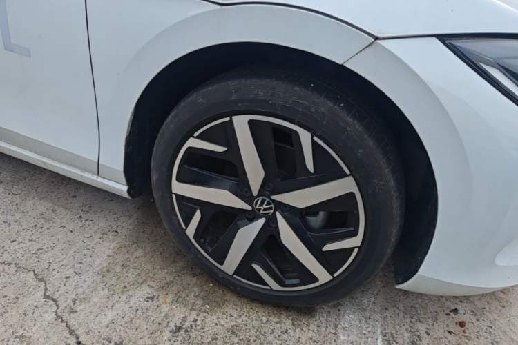 Used Volkswagen Lamando 2024 Lavida L 280TSI DSG Cool & Spicy Edition Right Front Wheel Hub