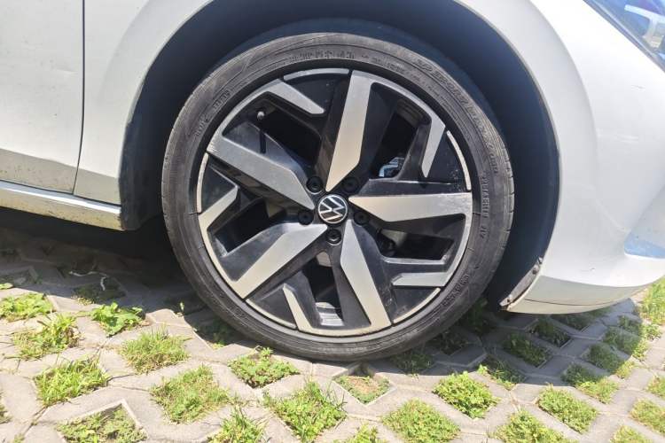Used Volkswagen Lamando 2024 Lavida L 280TSI DSG Cool & Spicy Edition Right Front Wheel Hub