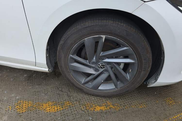Used Volkswagen Lamando 2024 Lingdu L 200TSI DSG Trendy & Spicy Edition Right Front Wheel Hub