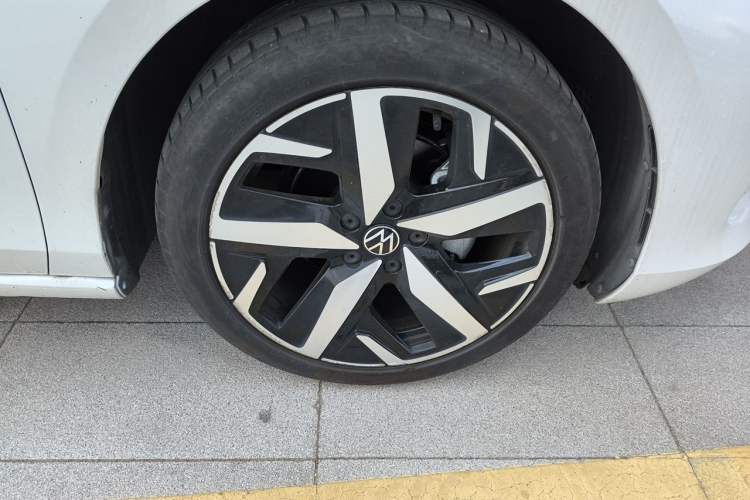 Used Volkswagen Lamando 2024 Lavida L 280TSI DSG Cool & Spicy Edition Right Front Wheel Hub