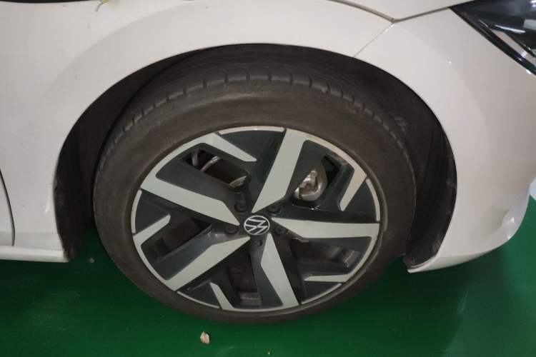 Used Volkswagen Lamando 2024 Lavida L 280TSI DSG Cool & Spicy Edition Right Front Wheel Hub