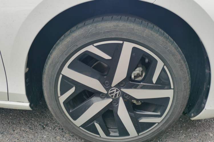 Used Volkswagen Lamando 2024 Lavida L 280TSI DSG Cool & Spicy Edition Right Front Wheel Hub