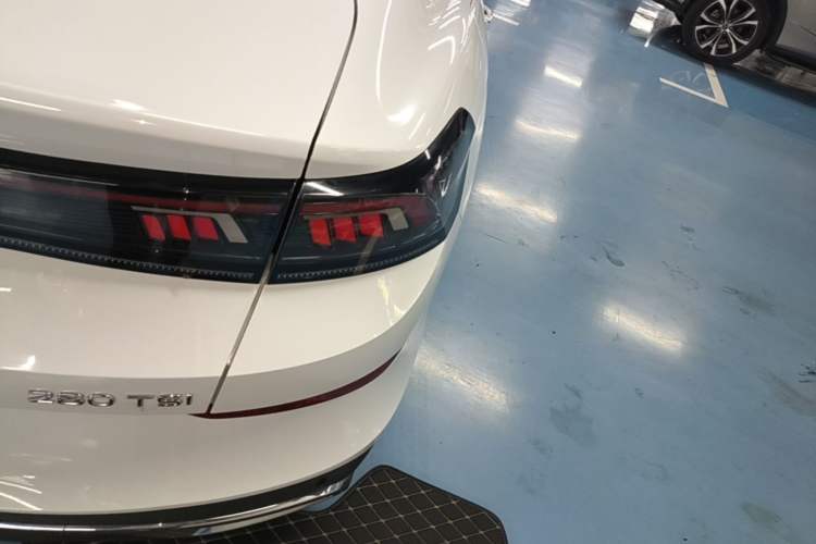 Used Volkswagen Lamando 2024 Lavida L 280TSI DSG Spicy Edition Right Rear Taillight