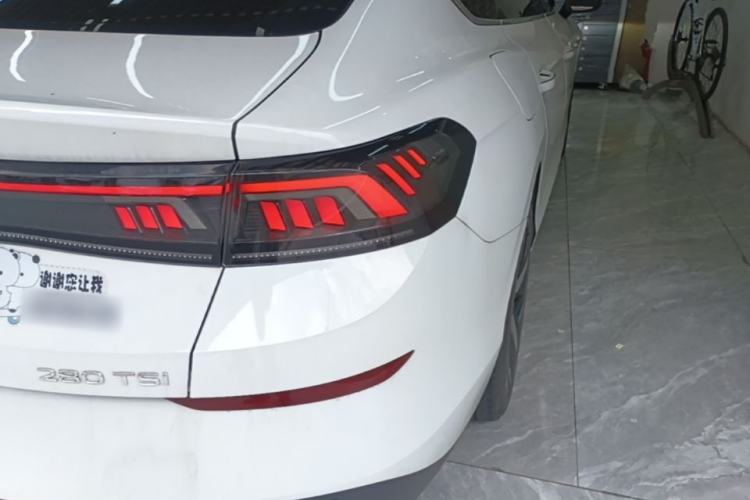 Used Volkswagen Lamando 2024 Lavida L 280TSI DSG Cool & Spicy Edition Right Rear Taillight