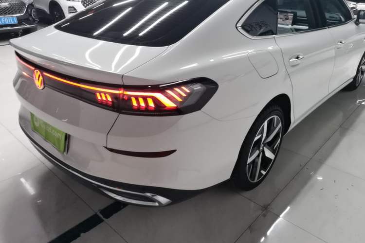 Used Volkswagen Lamando 2024 Lavida L 280TSI DSG Cool & Spicy Edition Right Rear Taillight