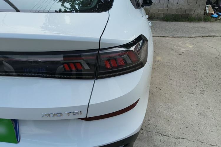 Used Volkswagen Lamando 2024 Lingdu L 200TSI DSG Trendy & Spicy Edition Right Rear Taillight