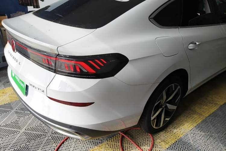 Used Volkswagen Lamando 2024 Lavida L 280TSI DSG Cool & Spicy Edition Right Rear Taillight