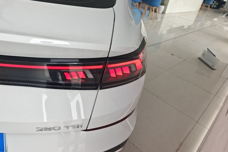 Used Volkswagen Lamando 2024 Lavida L 280TSI DSG Spicy Edition Right Rear Taillight