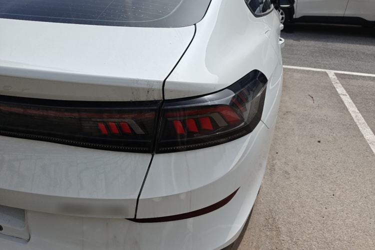 Used Volkswagen Lamando 2024 Lingdu L 200TSI DSG Trendy & Spicy Edition Right Rear Taillight