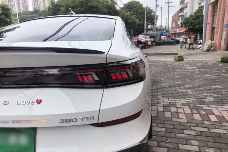 Used Volkswagen Lamando 2024 Lingdu L 200TSI DSG Trendy & Spicy Edition Right Rear Taillight