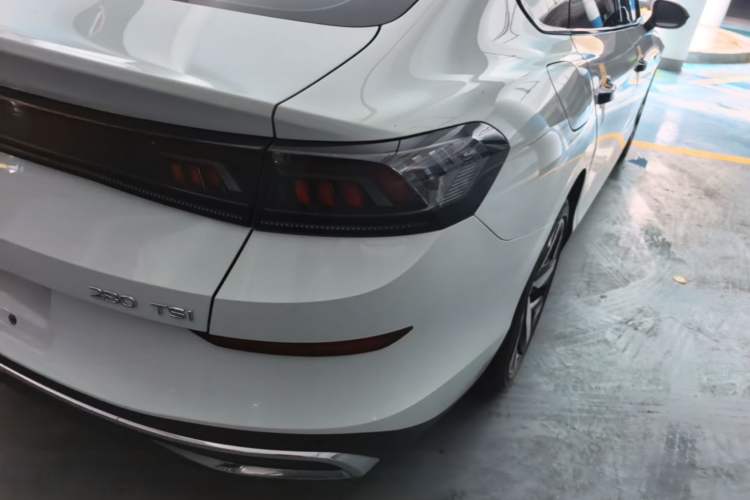 Used Volkswagen Lamando 2024 Lavida L 280TSI DSG Cool & Spicy Edition Right Rear Taillight