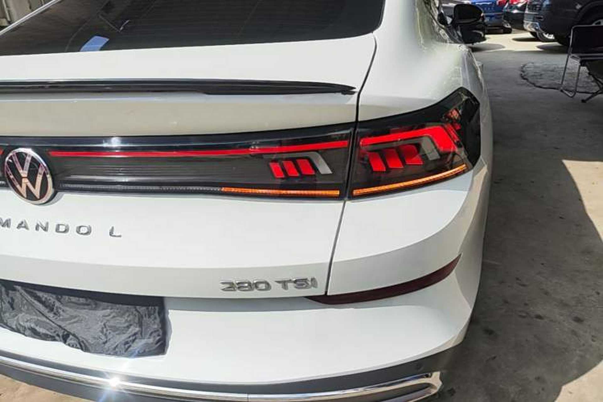 Used Volkswagen Lamando 2024 Lavida L 280TSI DSG Cool & Spicy Edition Right Rear Taillight
