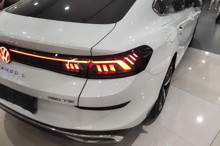 Used Volkswagen Lamando 2024 Lavida L 280TSI DSG Cool & Spicy Edition Right Rear Taillight