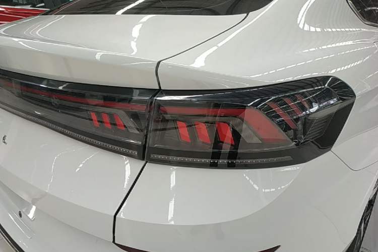Used Volkswagen Lamando 2024 Lavida L 280TSI DSG Cool & Spicy Edition Right Rear Taillight