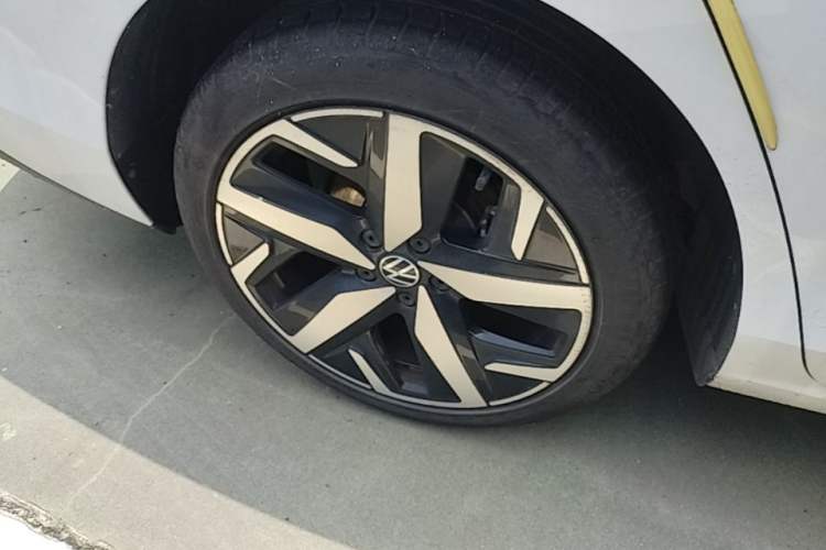Used Volkswagen Lamando 2024 Lavida L 280TSI DSG Cool & Spicy Edition Right Rear Wheel Hub