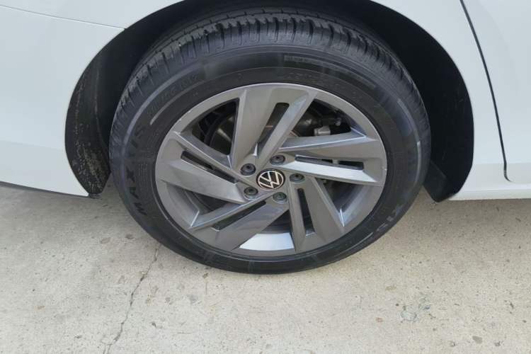 Used Volkswagen Lamando 2024 Lingdu L 200TSI DSG Trendy & Spicy Edition Right Rear Wheel Hub