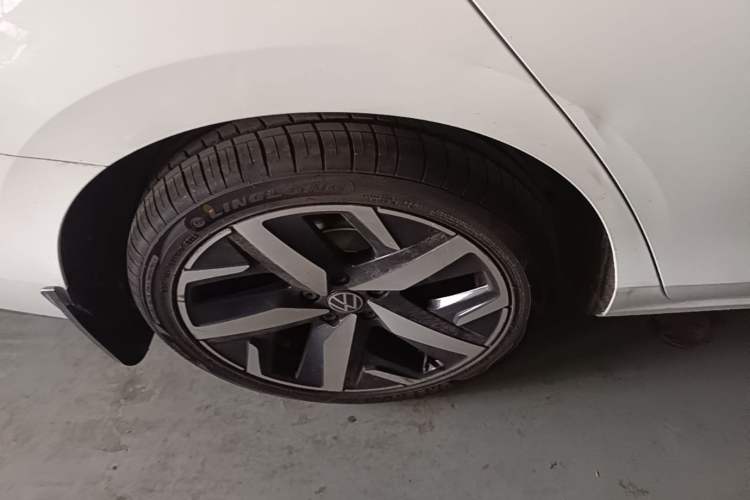 Used Volkswagen Lamando 2024 Lavida L 280TSI DSG Cool & Spicy Edition Right Rear Wheel Hub