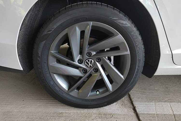 Used Volkswagen Lamando 2024 Lavida L 280TSI DSG Spicy Edition Right Rear Wheel Hub
