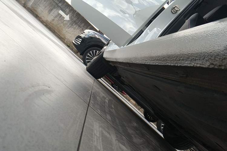 Used Volkswagen Lamando 2024 Lavida L 280TSI DSG Cool & Spicy Edition Right Side Sill