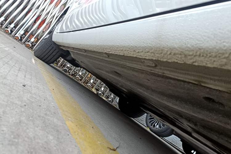 Used Volkswagen Lamando 2024 Lavida L 280TSI DSG Cool & Spicy Edition Right Side Sill