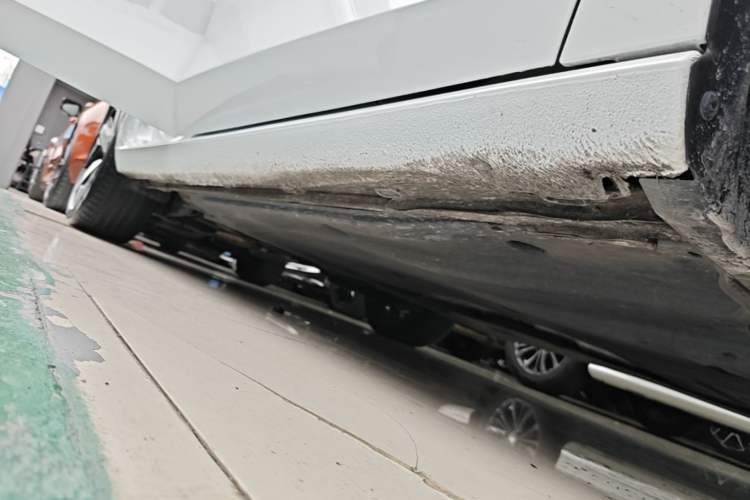 Used Volkswagen Lamando 2024 Lavida L 280TSI DSG Cool & Spicy Edition Right Side Sill