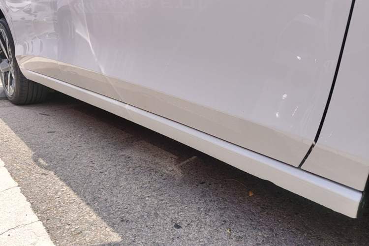 Used Volkswagen Lamando 2024 Lavida L 280TSI DSG Cool & Spicy Edition Right Side Sill