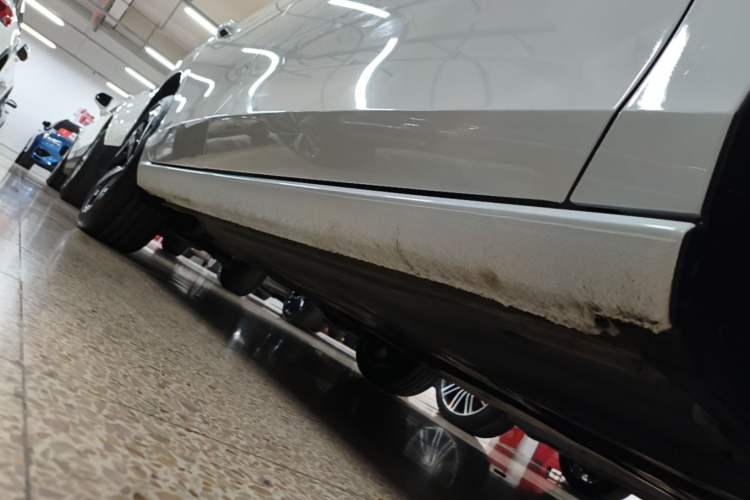 Used Volkswagen Lamando 2024 Lavida L 280TSI DSG Cool & Spicy Edition Right Side Sill