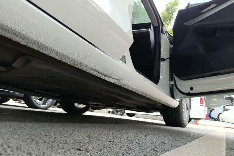 Used Volkswagen Lamando 2024 Lingdu L 200TSI DSG Trendy & Spicy Edition Right Side Sill