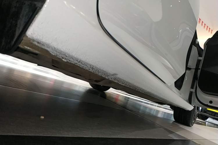 Used Volkswagen Lamando 2024 Lavida L 280TSI DSG Cool & Spicy Edition Right Side Sill