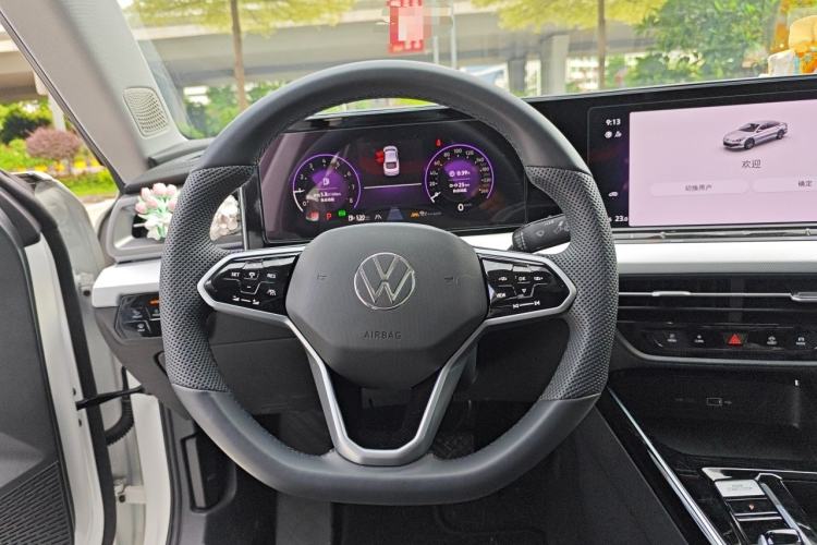 Used Volkswagen Lamando 2024 Lavida L 280TSI DSG Cool & Spicy Edition Steering Wheel