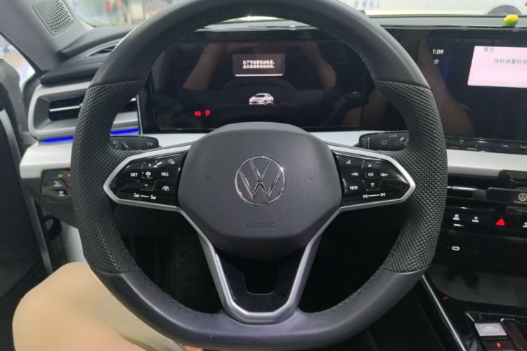 Used Volkswagen Lamando 2024 Lavida L 280TSI DSG Cool & Spicy Edition Steering Wheel