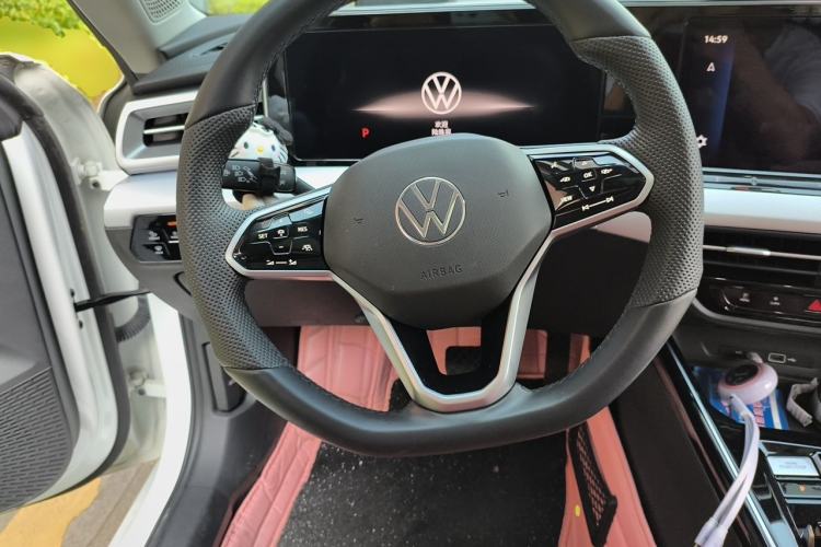 Used Volkswagen Lamando 2024 Lavida L 280TSI DSG Cool & Spicy Edition Steering Wheel