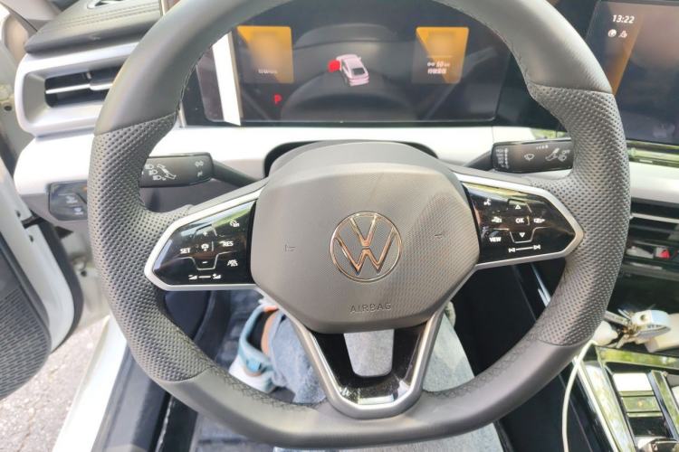 Used Volkswagen Lamando 2024 Lavida L 280TSI DSG Cool & Spicy Edition Steering Wheel