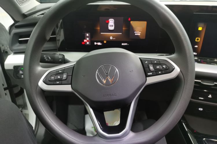 Used Volkswagen Lamando 2024 Lingdu L 200TSI DSG Trendy & Spicy Edition Steering Wheel