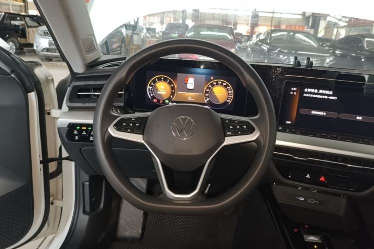 Used Volkswagen Lamando 2024 Lingdu L 200TSI DSG Trendy & Spicy Edition Steering Wheel