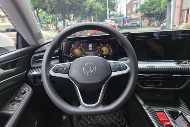 Used Volkswagen Lamando 2024 Lingdu L 200TSI DSG Trendy & Spicy Edition Steering Wheel