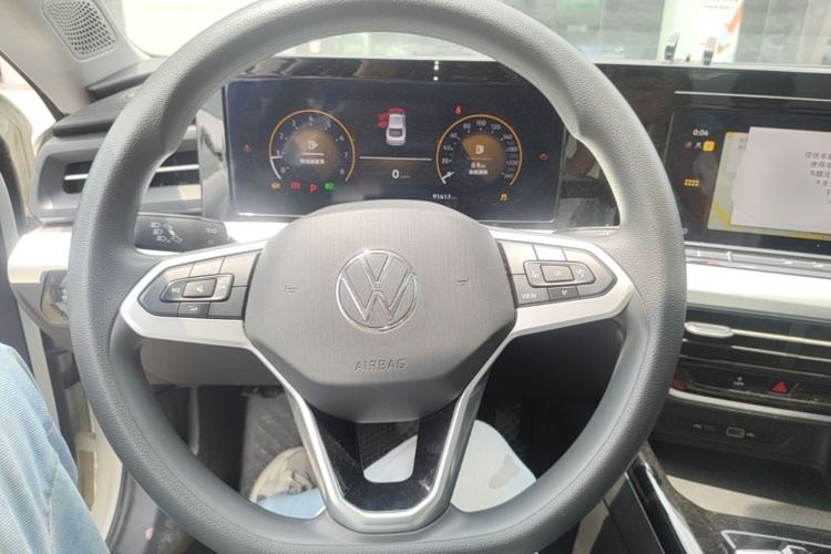 Used Volkswagen Lamando 2024 Lingdu L 200TSI DSG Trendy & Spicy Edition Steering Wheel