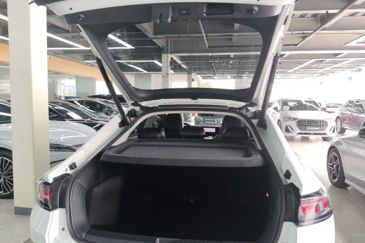 Used Volkswagen Lamando 2024 Lavida L 280TSI DSG Cool & Spicy Edition Trunk