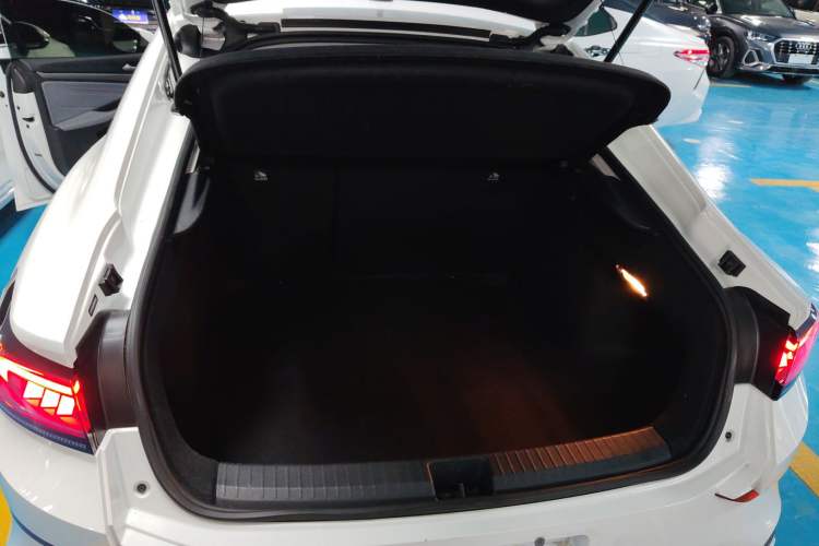 Used Volkswagen Lamando 2024 Lavida L 280TSI DSG Spicy Edition Trunk