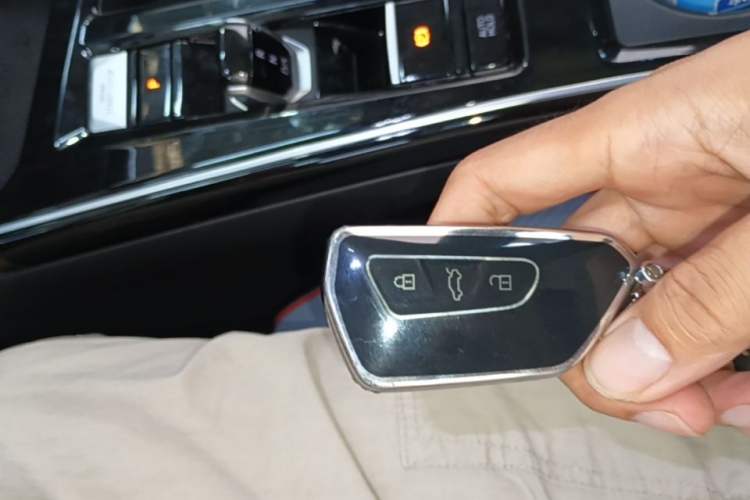 Used Volkswagen Lamando 2024 Lavida L 280TSI DSG Cool & Spicy Edition Vehicle Key