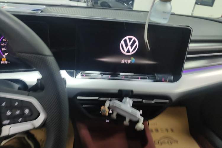 Used Volkswagen Lamando 2025 Lavida L 280TSI DSG Cool & Spicy Edition Audio And AC Panel
