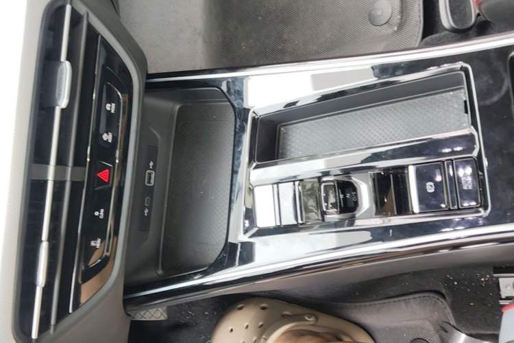 Used Volkswagen Lamando 2025 Lavida L 280TSI DSG Cool & Spicy Edition Gear Lever