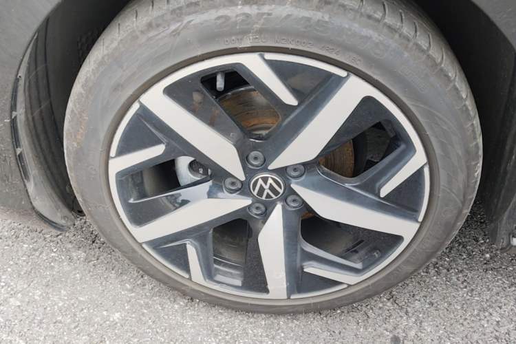 Used Volkswagen Lamando 2025 Lavida L 280TSI DSG Cool & Spicy Edition Left Front Wheel Hub