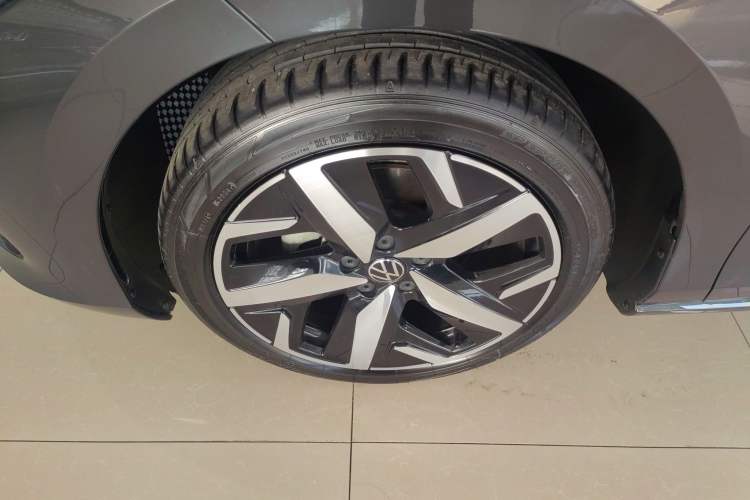 Used Volkswagen Lamando 2025 Lavida L 280TSI DSG Cool & Spicy Edition Left Front Wheel Hub