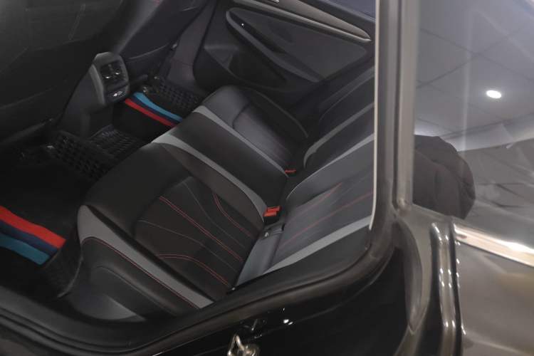 Used Volkswagen Lamando 2025 Lavida L 280TSI DSG Cool & Spicy Edition Left Rear Seat